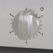 Minimalist Infrared Toaster with Fast Heat-Up Glass Elements