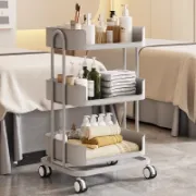 صورة عربة تجميل خشبية احترافية